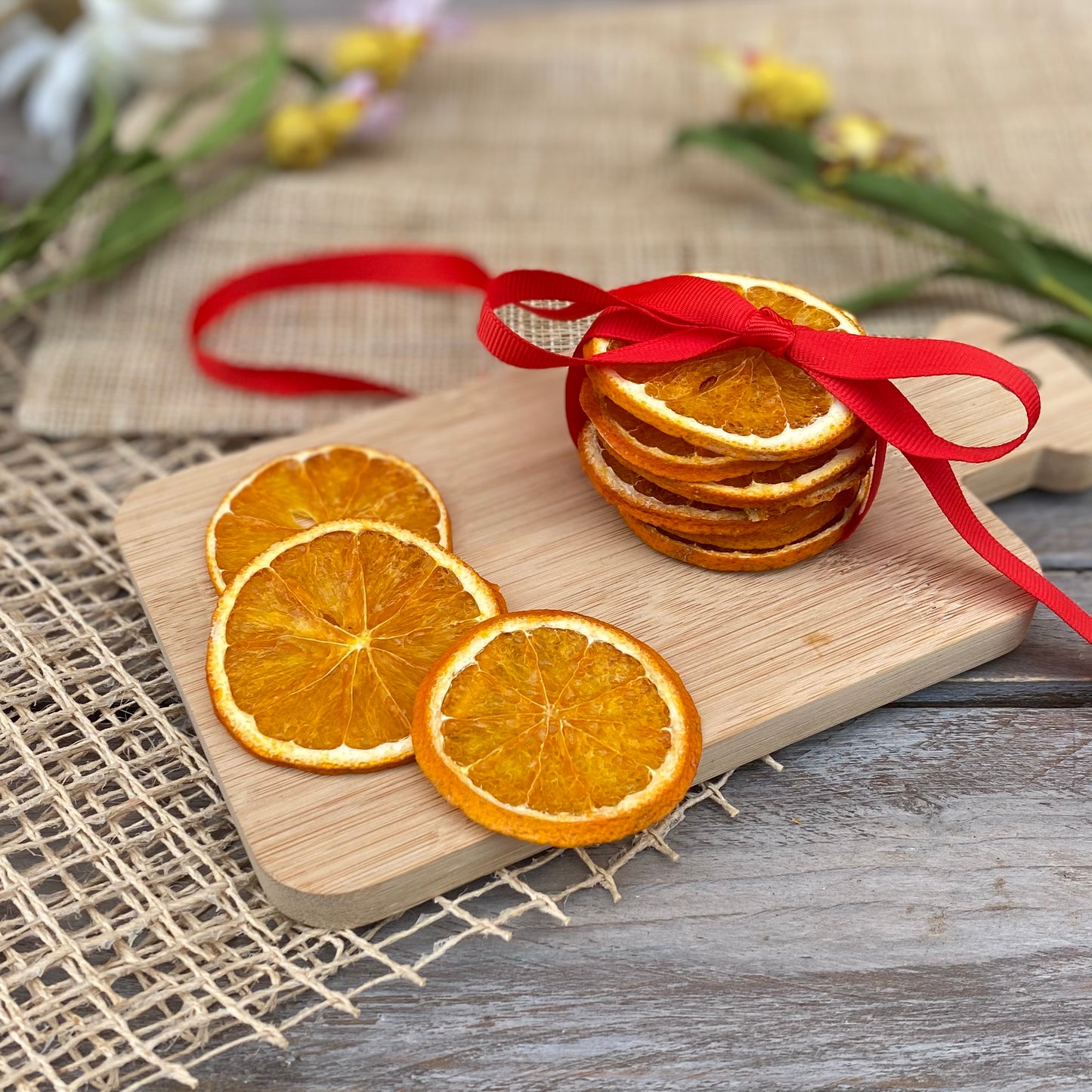 Rodaja naranja con corteza deshidratada especial coctelería.